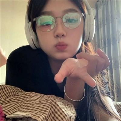 九尾藏不住